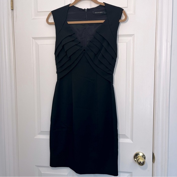 Black Halo Black Midi Dress with Elegant Silhouette - Picture 1 of 8
